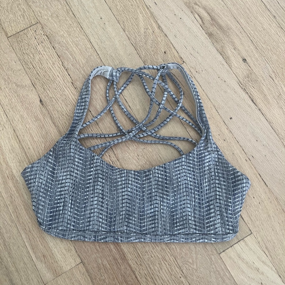 Lululemon sports bra